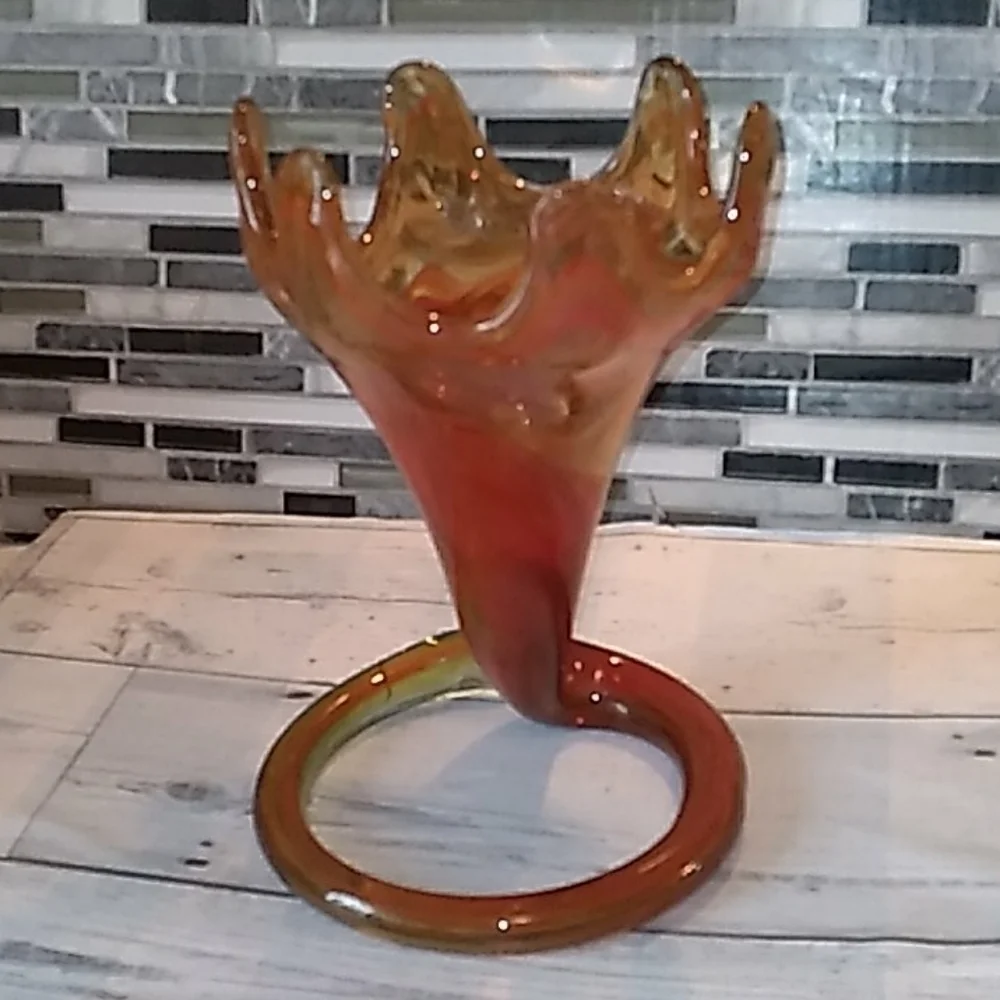 Murano vintage 1950s Italy red swirl bowl vase. Air bubbles.